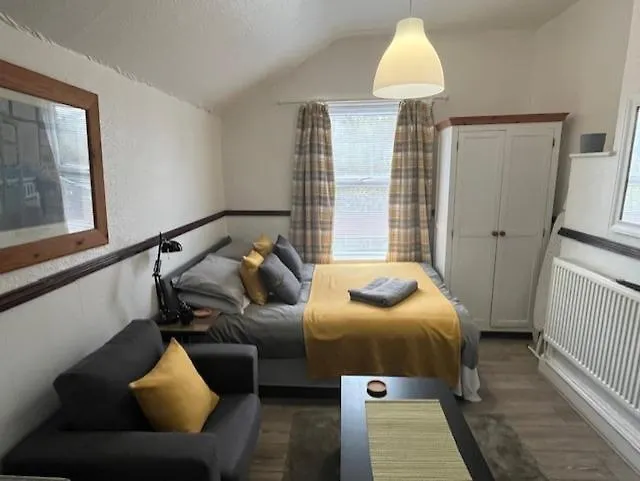 Reservoir Lodge