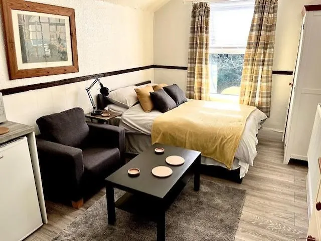 Reservoir Lodge
